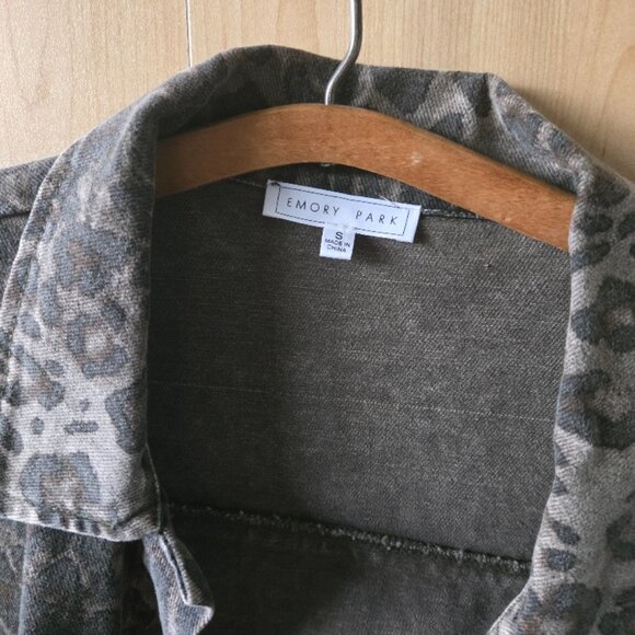 Jacket (leopard look) - Picture 2 of 3